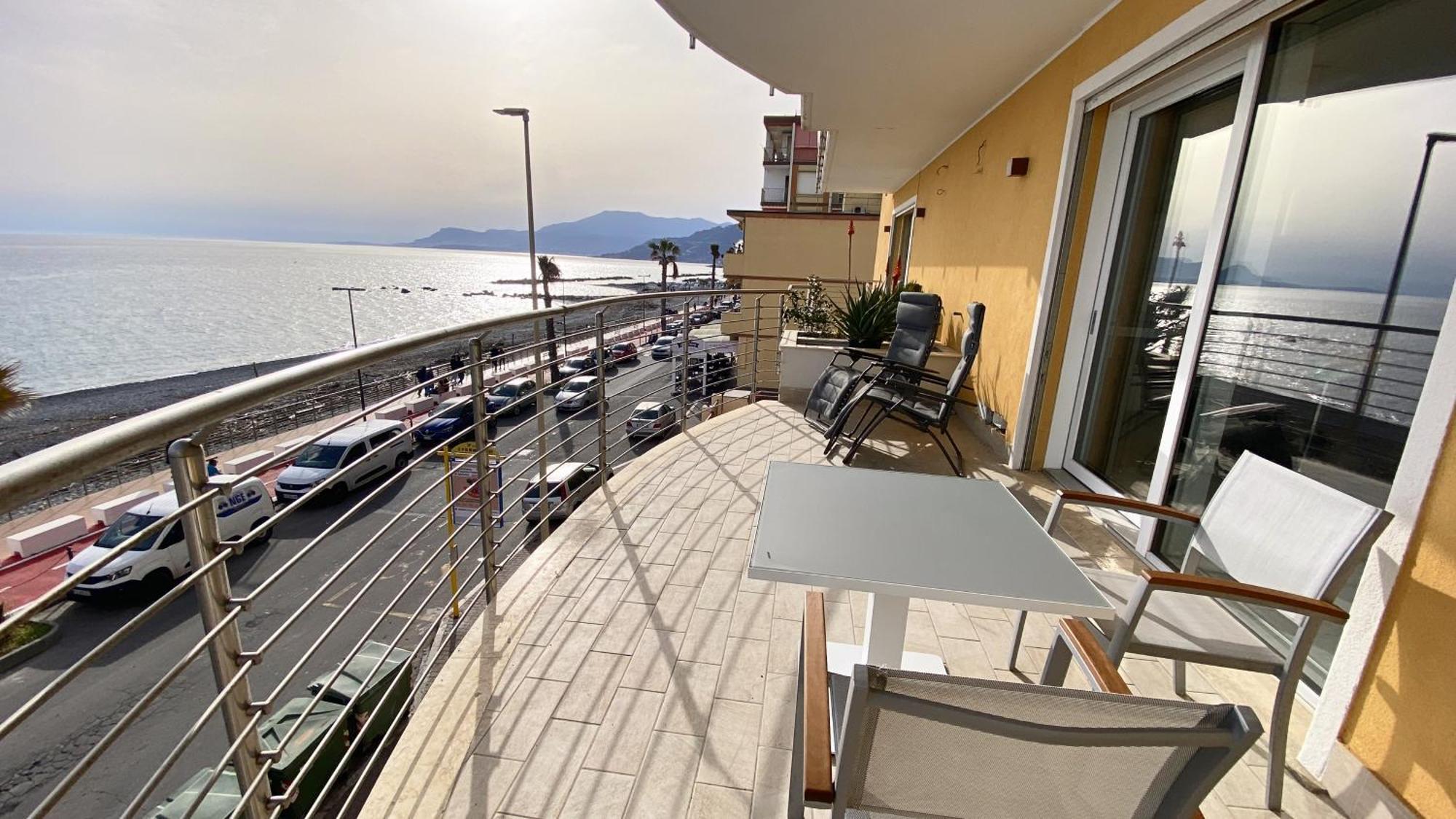 Ferienwohnung Mare Blu Ventimiglia Exterior foto
